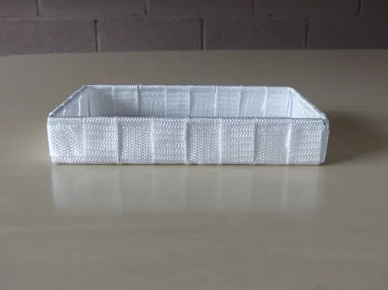 Imagen de la cesta rectangular entrelazada blanca S